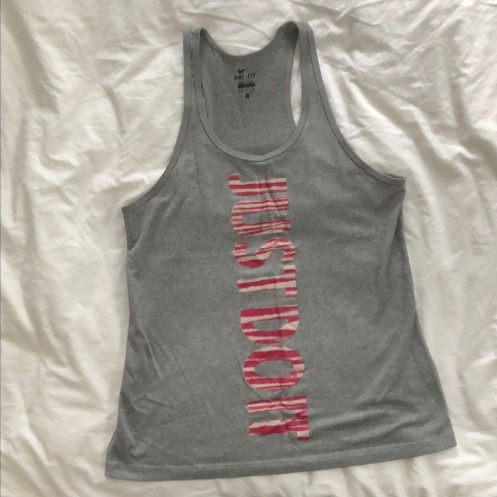 Women’s razor back Nike drifit workout tank